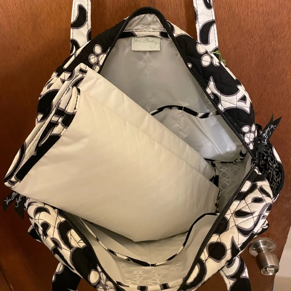 Vera Bradley Baby Bag /Diaper Bag Night & Day with White Interior Changing Pad - Picture 8 of 16